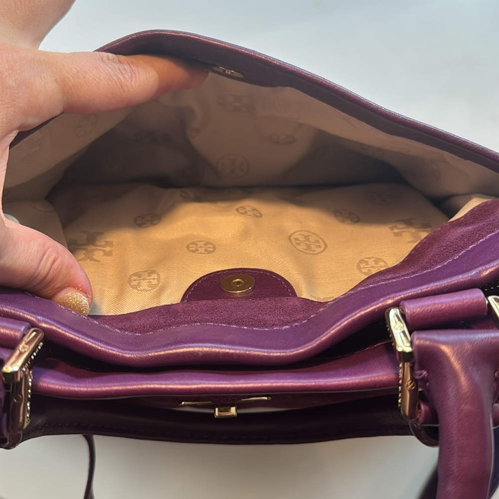 Tory Burch purple suede leather purse crossbody tote bag with gold hardware - Picture 4 of 10